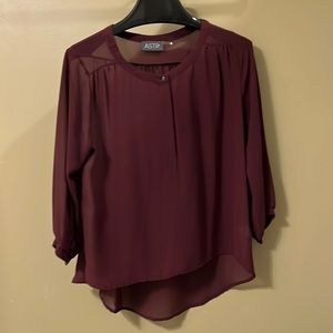 Astr burgundy blouse with bracelet sleeves